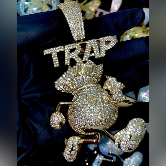 🔥Men CZ Iced Out Famou Trap Money Bag Big Charm Pendant For Upto 20 Cuban Chain - Picture 1 of 8